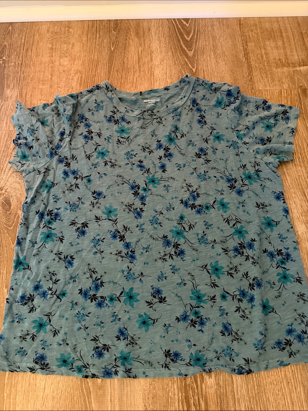 Old Navy ‘Everywhere’ Teal Floral Short-Sleeve Crewneck Tee